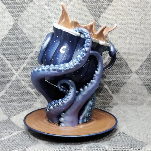 Under the moonlight – teacup pen holder