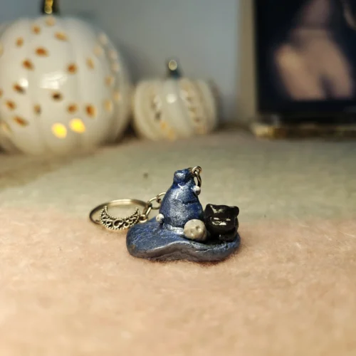 witch’s hat with a cat – Handmade Clay Keychain