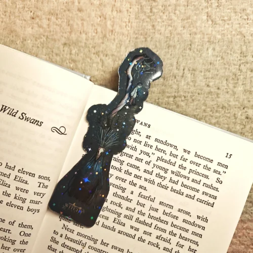 1000011559.webp Dark Witch’s Broom – Holo Bookmark