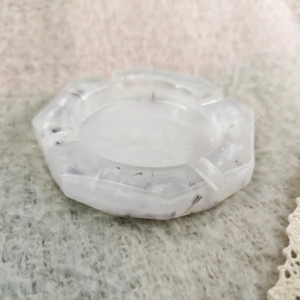 processed_f4ffc1f7ade3433c90a501f33f6c03b2.webp White Floral Resin Ashtray