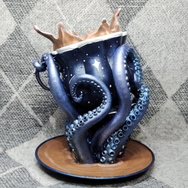 Under the moonlight – teacup pen holder