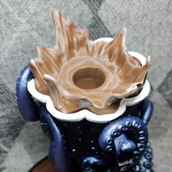 Under the moonlight – teacup pen holder