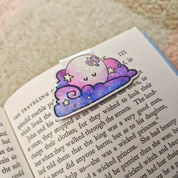 1000004820.jpg Under the Moon – Magnetic Bookmark