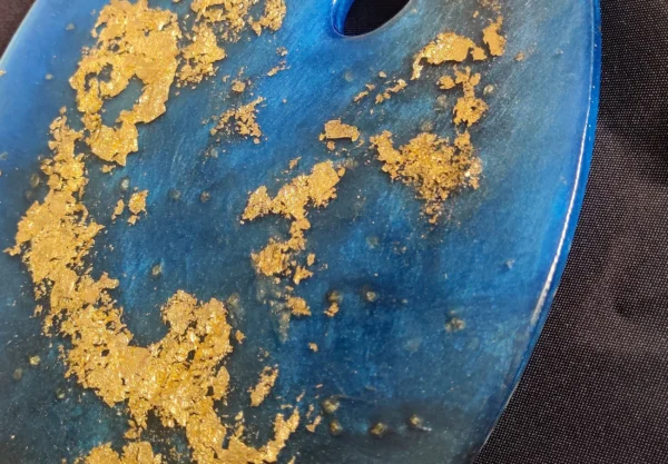 https3A2F2Fi.etsystatic.com2F113947292Fr2Fil2F8e98262F43243088882Fil_fullxfull.4324308888_5v41.webp Blue with Gold flakes and rocks Resin Art Palette