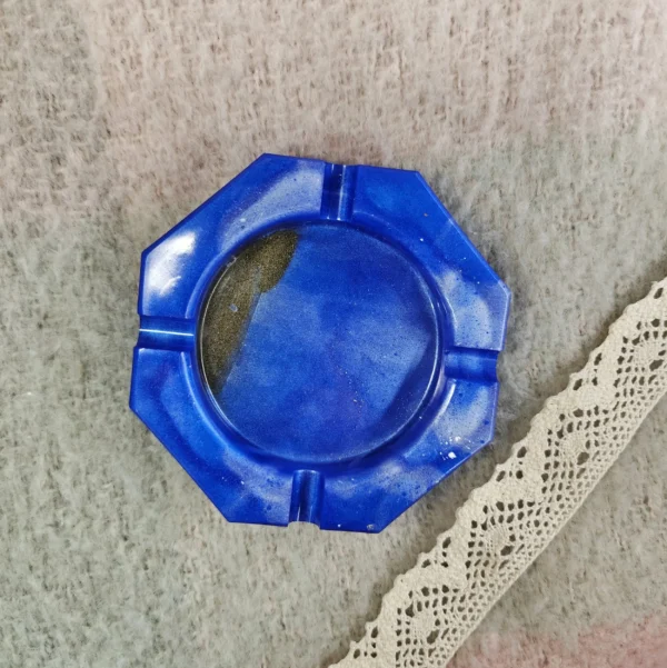 processed_4e6c472059994c118ed93ff1a64abe4c.webp Ocean Resin Ashtray
