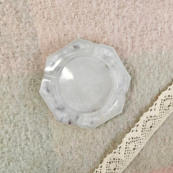 processed_66f6680c06a34cc1b93c109c0d619ecc.jpeg White Floral Resin Ashtray