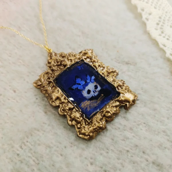 processed_eb9318637792489796d54068e100e007.webp Deathly Attraction Necklace